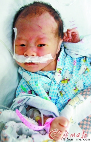 初生男嬰沒(méi)肛門(mén)無(wú)法排便父親無(wú)錢醫(yī)治將其送人
